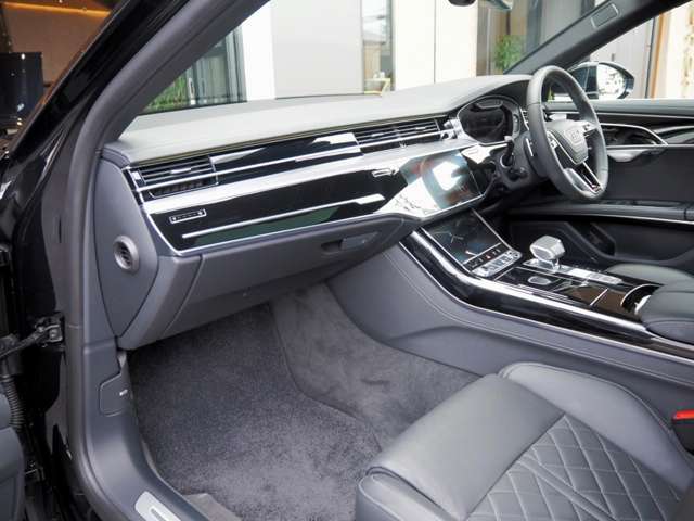 アウディ Ａ８ ５５ ＴＦＳＩ クワトロ ４ＷＤ R5年 (近畿) 99