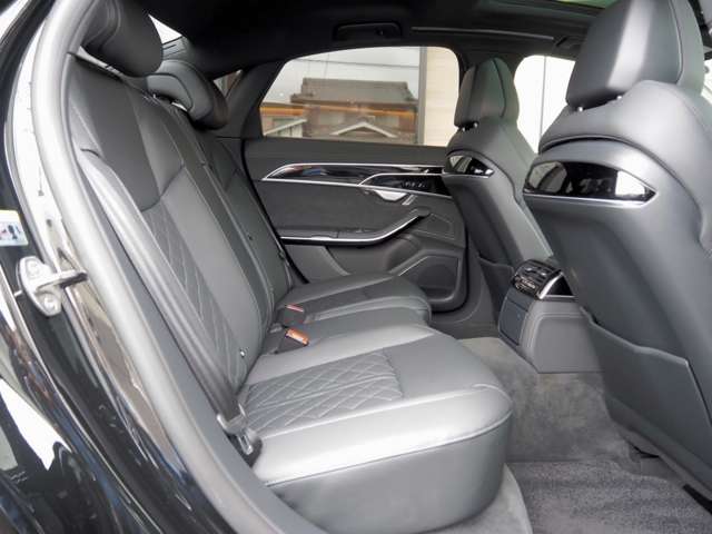 アウディ Ａ８ ５５ ＴＦＳＩ クワトロ ４ＷＤ R5年 (近畿) 99