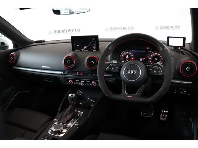 アウディ ＲＳ３　スポーツバック ２．５ ４ＷＤ R2年 (近畿) 99