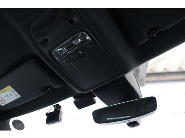 アウディ ＲＳ３　スポーツバック ２．５ ４ＷＤ R2年 (近畿) 99