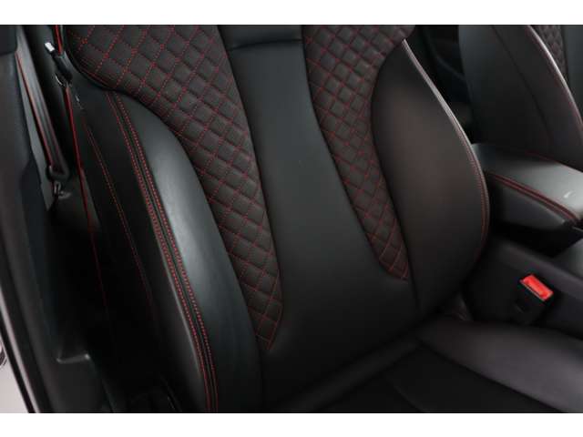 アウディ ＲＳ３　スポーツバック ２．５ ４ＷＤ R2年 (近畿) 99