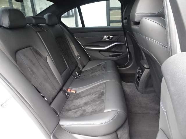 ＢＭＷ ３シリーズ ３２０Ｄ Ｘドライブ Ｍスポーツ ディーゼルターボ ４ＷＤ R1年 (近畿) 99