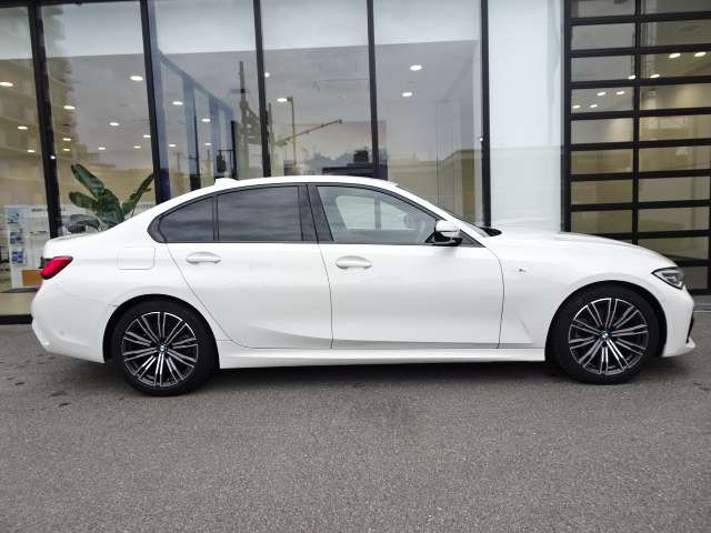 ＢＭＷ ３シリーズ ３２０Ｄ Ｘドライブ Ｍスポーツ ディーゼルターボ ４ＷＤ R1年 (近畿) 99