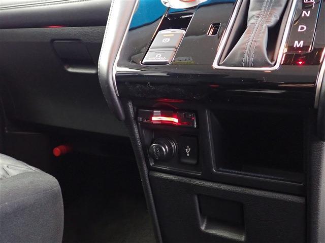 三菱 デリカ　Ｄ：５ ２．２ Ｐ ディーゼルターボ ４ＷＤ R6年 (関東) 99