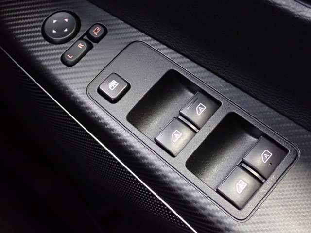 三菱 デリカ　Ｄ：５ ２．２ Ｐ ディーゼルターボ ４ＷＤ R6年 (関東) 99