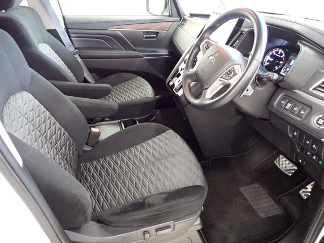 三菱 デリカ　Ｄ：５ ２．２ Ｐ ディーゼルターボ ４ＷＤ R6年 (関東) 99