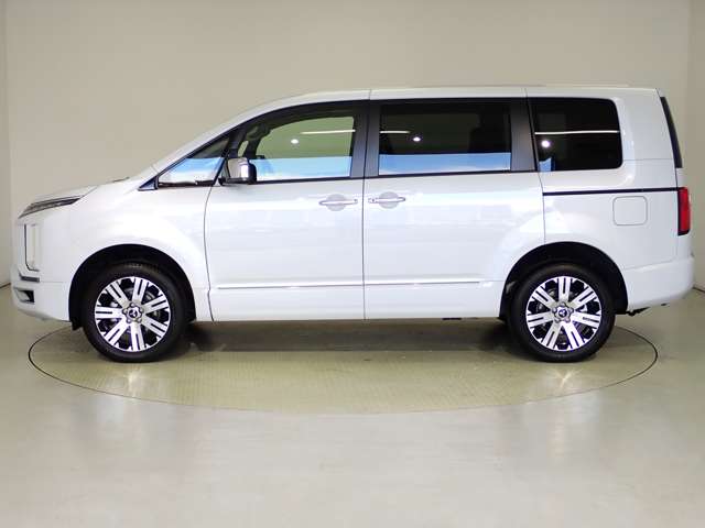 三菱 デリカ　Ｄ：５ ２．２ Ｐ ディーゼルターボ ４ＷＤ R6年 (関東) 99