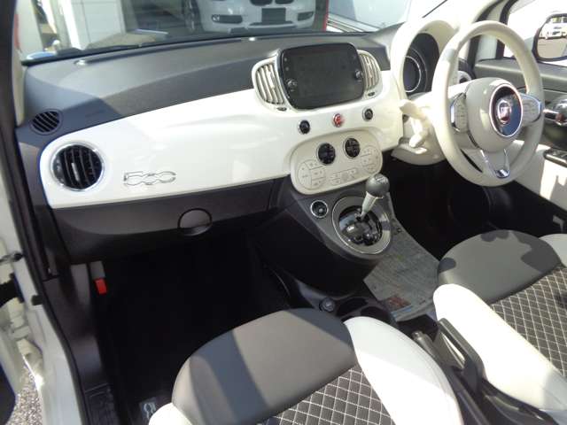 フィアット ５００（チンクエチェント） ツインエア ドルチェヴィータ R4年 (中国) 99