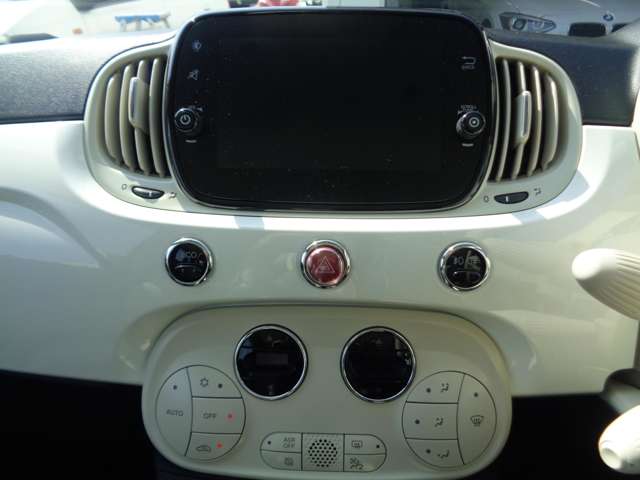 フィアット ５００（チンクエチェント） ツインエア ドルチェヴィータ R4年 (中国) 99