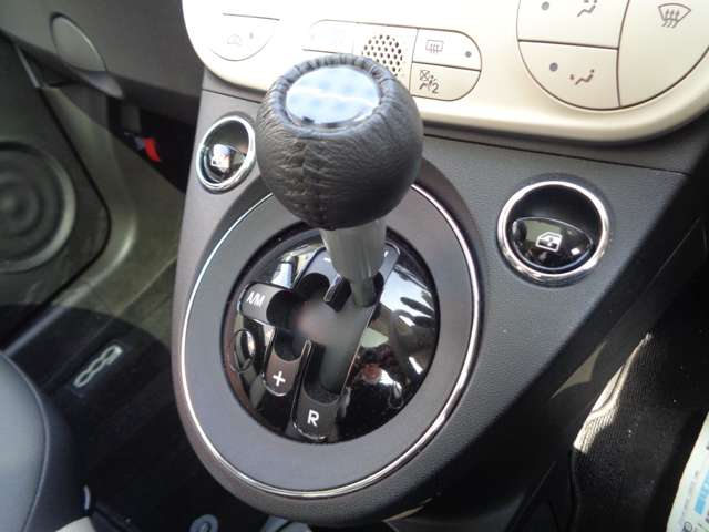 フィアット ５００（チンクエチェント） ツインエア ドルチェヴィータ R4年 (中国) 99