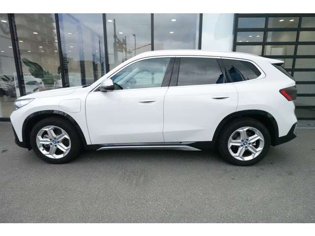 ＢＭＷ ｉＸ１ Ｘドライブ３０ Ｘライン ４ＷＤ R6年 () 99