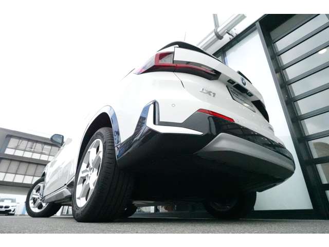 ＢＭＷ ｉＸ１ Ｘドライブ３０ Ｘライン ４ＷＤ R6年 () 99