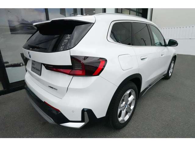 ＢＭＷ ｉＸ１ Ｘドライブ３０ Ｘライン ４ＷＤ R6年 () 99