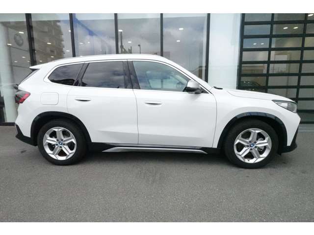 ＢＭＷ ｉＸ１ Ｘドライブ３０ Ｘライン ４ＷＤ R6年 () 99