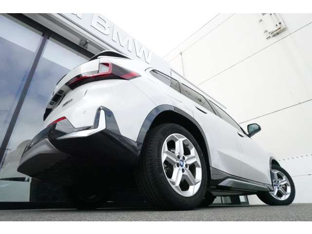 ＢＭＷ ｉＸ１ Ｘドライブ３０ Ｘライン ４ＷＤ R6年 () 99