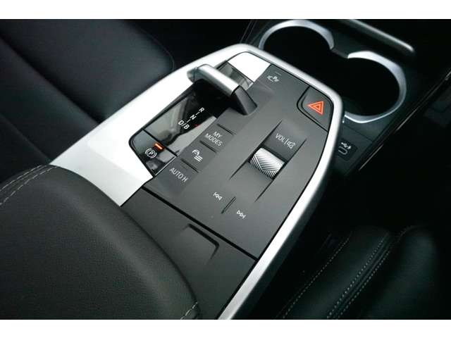 ＢＭＷ ｉＸ１ Ｘドライブ３０ Ｘライン ４ＷＤ R6年 () 99