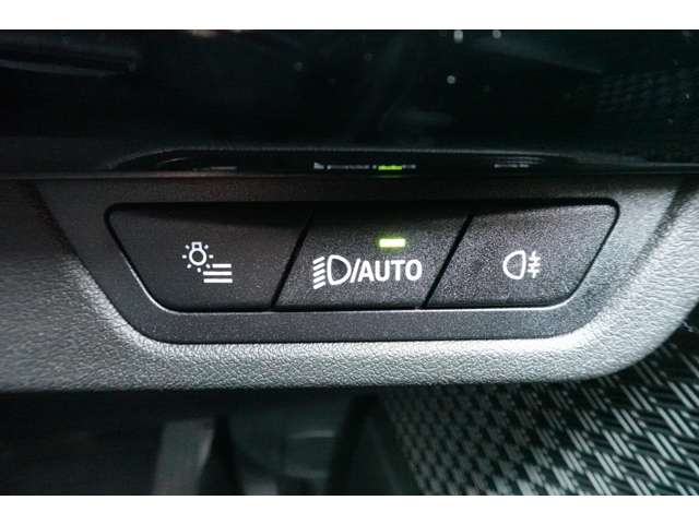 ＢＭＷ ｉＸ１ Ｘドライブ３０ Ｘライン ４ＷＤ R6年 () 99