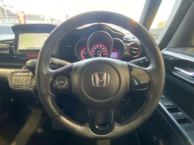 ホンダ Ｎ　ＢＯＸ ６６０ カスタムＧ ＳＳパッケージ ２トーンカラースタイル H26年 (九州・沖縄) 99