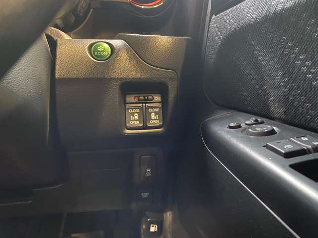 ホンダ Ｎ　ＢＯＸ ６６０ カスタムＧ ＳＳパッケージ ２トーンカラースタイル H26年 (九州・沖縄) 99