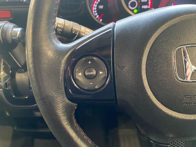 ホンダ Ｎ　ＢＯＸ ６６０ カスタムＧ ＳＳパッケージ ２トーンカラースタイル H26年 (九州・沖縄) 99