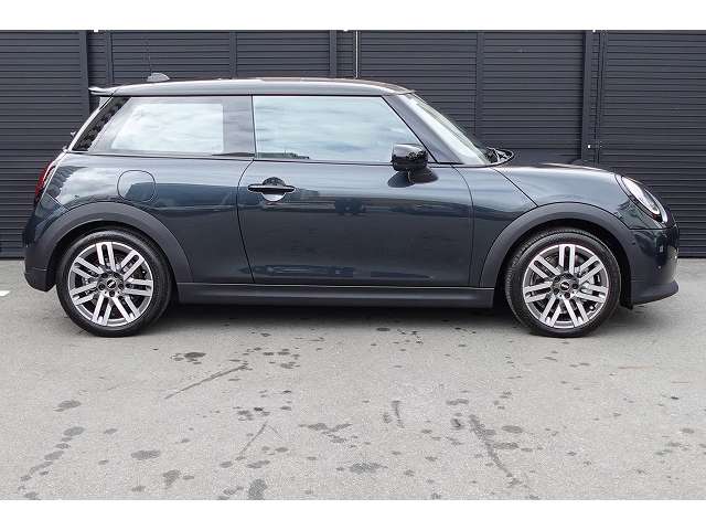 ミニ ミニ クーパーＳ ３ドア ＤＣＴ R6年 (近畿) 99