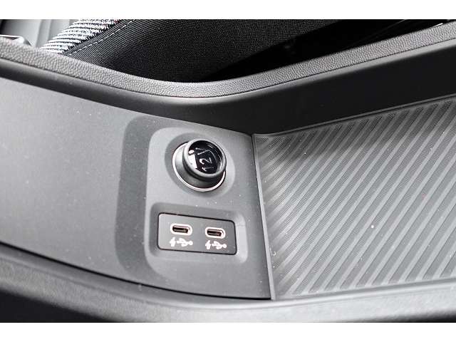 ミニ ミニ クーパーＳ ３ドア ＤＣＴ R6年 (近畿) 99