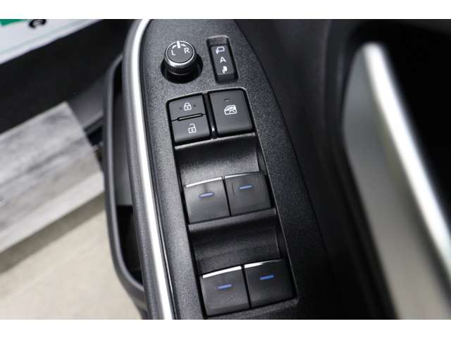 トヨタ ヴォクシー １．８ ハイブリッド Ｓ－Ｚ R6年 (東海) 99