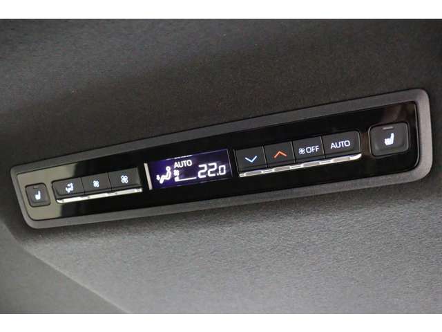 トヨタ ヴォクシー １．８ ハイブリッド Ｓ－Ｚ R6年 (東海) 99