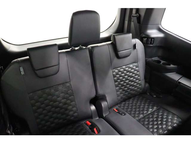 トヨタ ヴォクシー １．８ ハイブリッド Ｓ－Ｚ R6年 (東海) 99