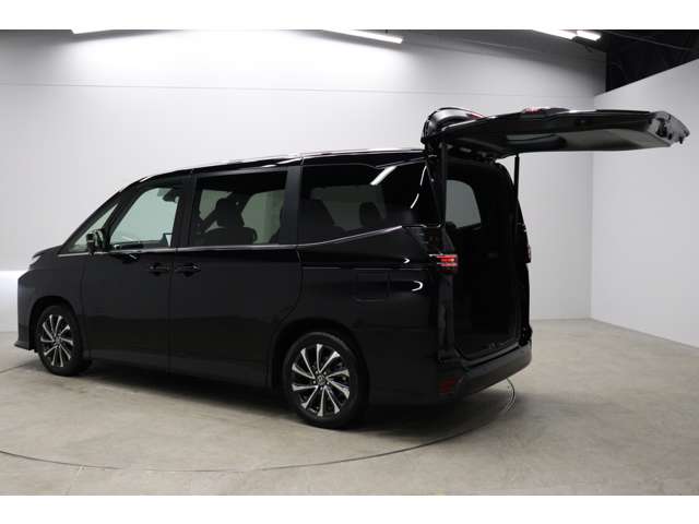 トヨタ ヴォクシー １．８ ハイブリッド Ｓ－Ｚ R6年 (東海) 99