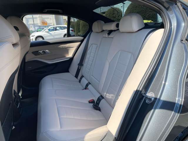 ＢＭＷ ３シリーズ ３２０ｉ　Ｍスポーツ R2年 (近畿) 99