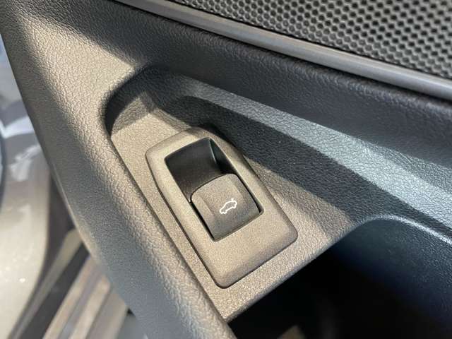 ＢＭＷ ３シリーズ ３２０ｉ　Ｍスポーツ R2年 (近畿) 99