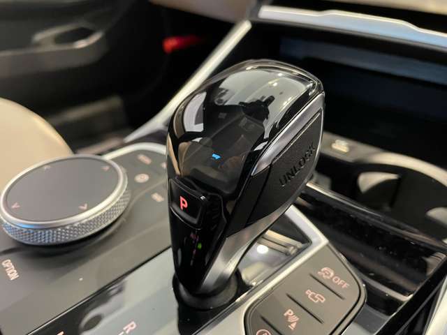 ＢＭＷ ３シリーズ ３２０ｉ　Ｍスポーツ R2年 (近畿) 99