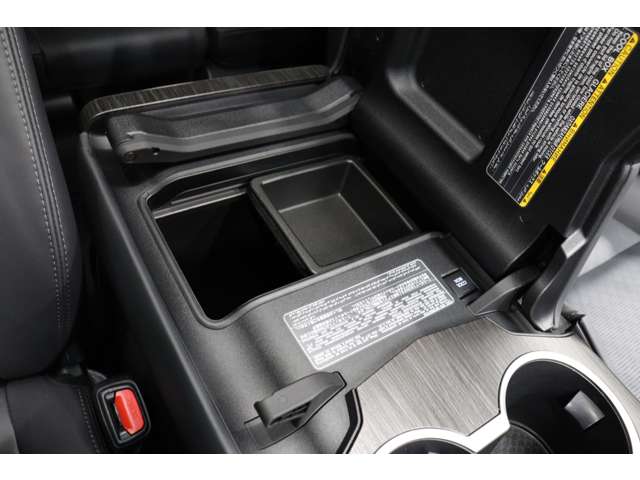 トヨタ ランドクルーザー ３．５ ＧＲスポーツ ４ＷＤ R5年 (東海) 99