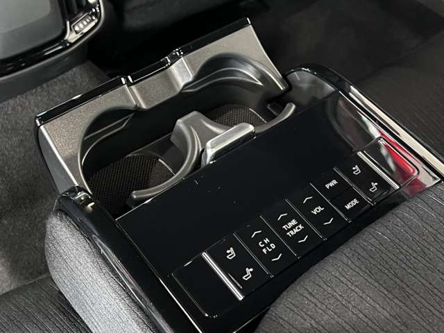 トヨタ クラウン　ハイブリッド ハイブリッド ２．５ Ｇ H30年 (関東) 99