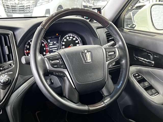 トヨタ クラウンアスリート ２．０ Ｓ－Ｔ Ｊフロンティア H28年 (関東) 99