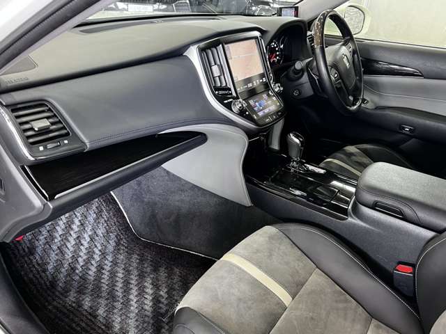 トヨタ クラウンアスリート ２．０ Ｓ－Ｔ Ｊフロンティア H28年 (関東) 99