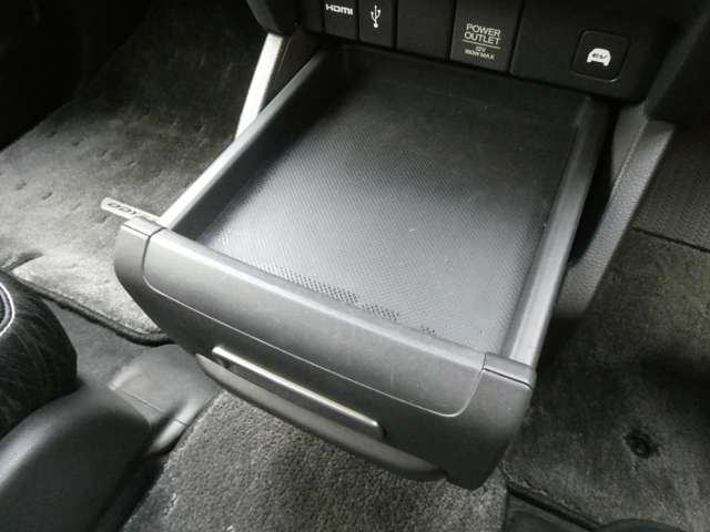 ホンダ オデッセイ　ハイブリッド ２．０ ハイブリッド アブソルート ホンダセンシング ＥＸパッケージ H28年 (関東) 99