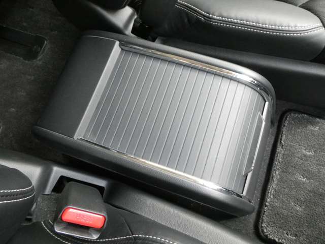 ホンダ オデッセイ　ハイブリッド ２．０ ハイブリッド アブソルート ホンダセンシング ＥＸパッケージ H28年 (関東) 99