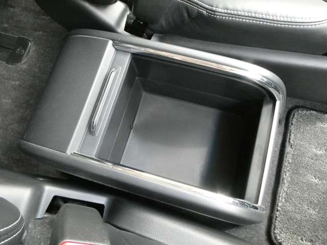 ホンダ オデッセイ　ハイブリッド ２．０ ハイブリッド アブソルート ホンダセンシング ＥＸパッケージ H28年 (関東) 99