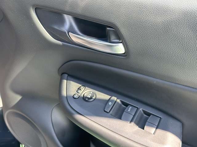 ホンダ フィット　ハイブリッド １．５ Ｅ：ＨＥＶ ホーム ブラックスタイル R6年 (東海) 99