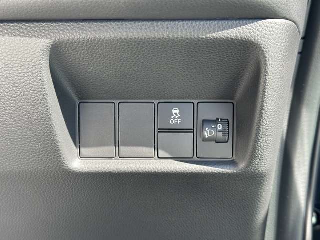 ホンダ フィット　ハイブリッド １．５ Ｅ：ＨＥＶ ホーム ブラックスタイル R6年 (東海) 99