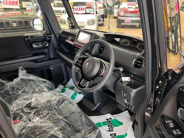 ホンダ Ｎ　ＢＯＸ カスタム ６６０ Ｌ ４ＷＤ R3年 (北海道) 99