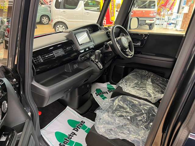 ホンダ Ｎ　ＢＯＸ カスタム ６６０ Ｌ ４ＷＤ R3年 (北海道) 99