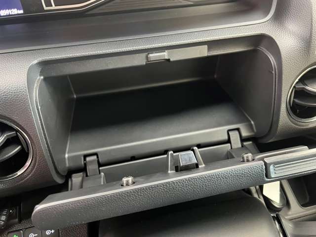 ホンダ Ｎ　ＢＯＸ カスタム ６６０ Ｌ ４ＷＤ R3年 (北海道) 99