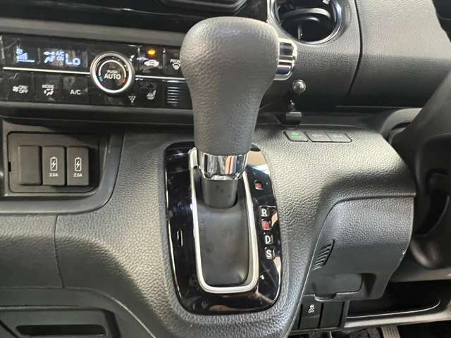 ホンダ Ｎ　ＢＯＸ カスタム ６６０ Ｌ ４ＷＤ R3年 (北海道) 99