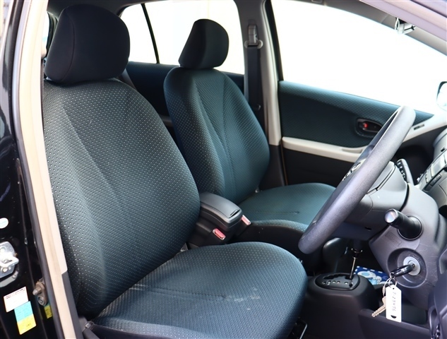 トヨタ ヴィッツ １．３ Ｆ H19年 (関東) 99