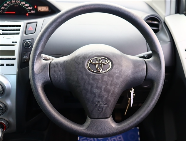 トヨタ ヴィッツ １．３ Ｆ H19年 (関東) 99