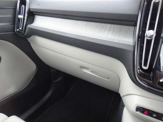 ボルボ ＸＣ４０ ウルトラ Ｂ４ ＡＷＤ ４ＷＤ R6年 (東北) 99