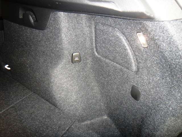 ボルボ ＸＣ４０ ウルトラ Ｂ４ ＡＷＤ ４ＷＤ R6年 (東北) 99